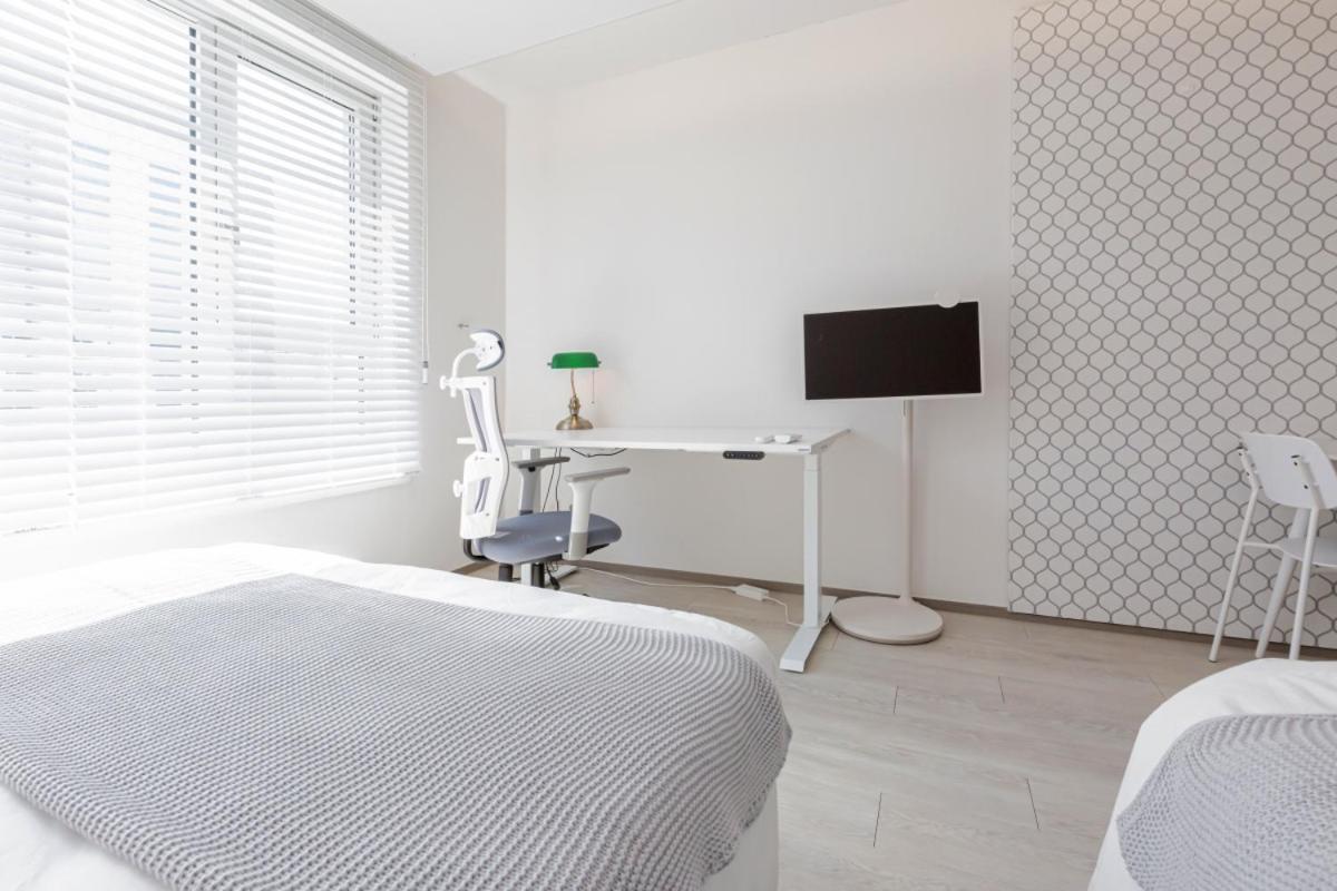 Mirae 36 New Open 2 Queen Beds *